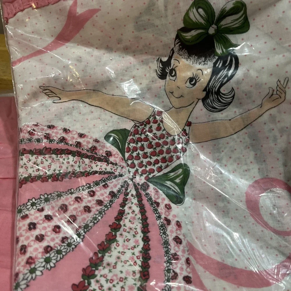 Vintage Southern Belle Dancing Girl Floral Pink Cottage (2) Shams NOS‎ Ruffled